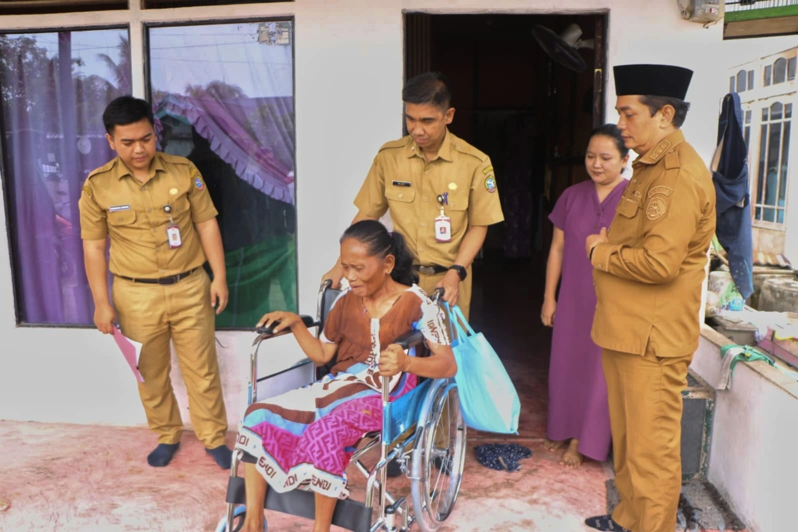 Empat Warga Terima Alat Bantu dari Pemkot